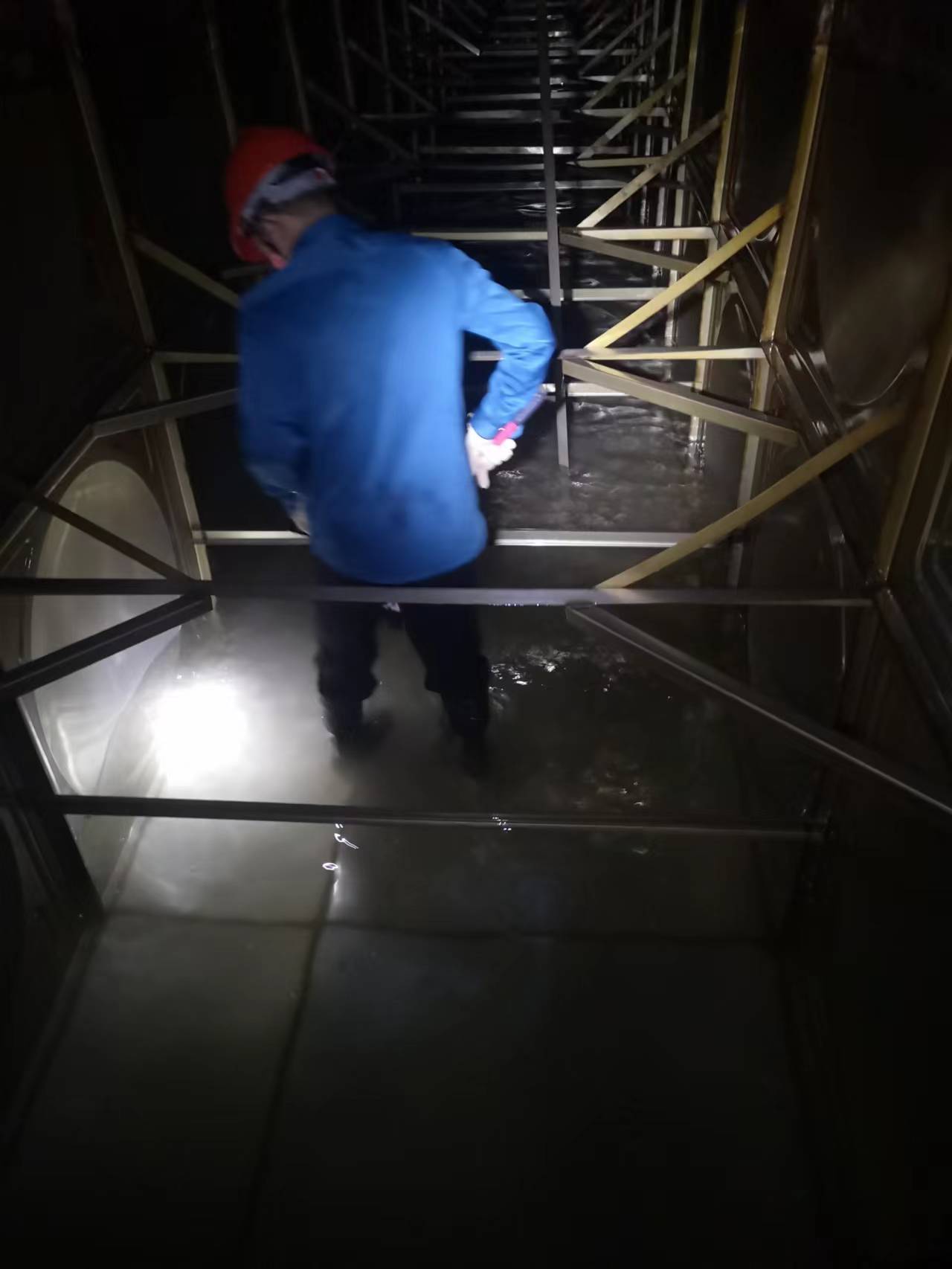水箱清洗方法