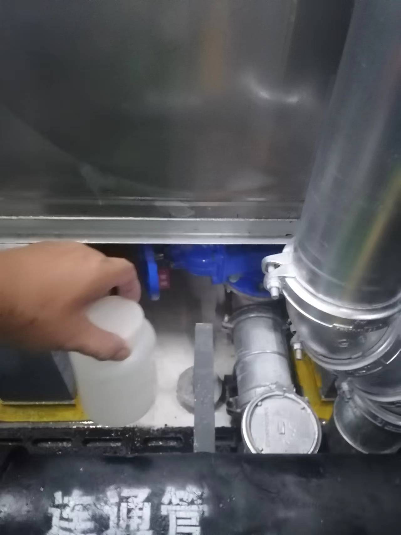 青浦赵重公路清洗水箱公司