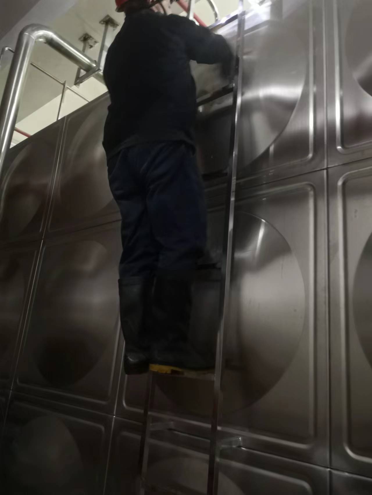华新清洗水箱